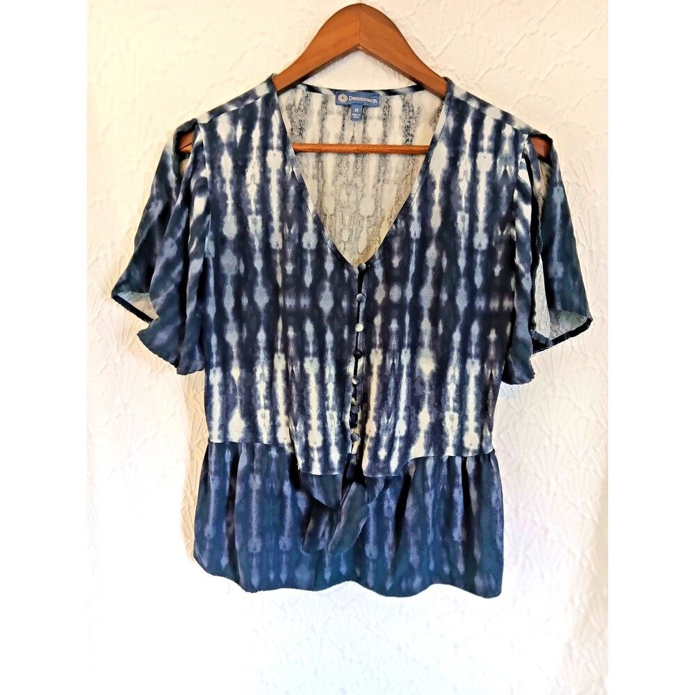 Democracy Blue Tie Dye Peplum Blouse Women's M Rayon V Neck Cold Shoulder